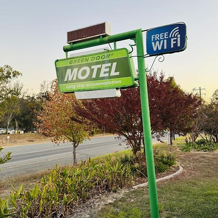 Green Door Motel Lavington Kültér fotó